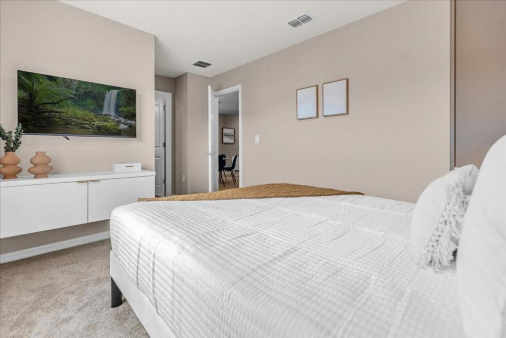 10 Bedrooms- 8 Bathrooms- Windsor Cay 16340 Sk * Orlando