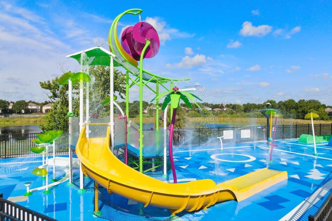 Wheelchair-friendly Near World Holiday home *