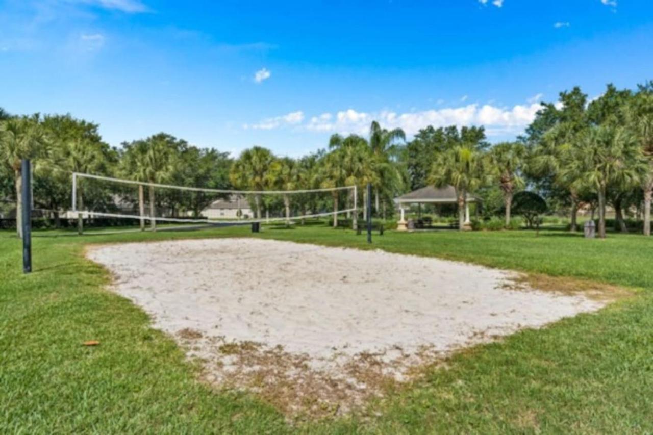 Wheelchair-friendly Near World * Orlando