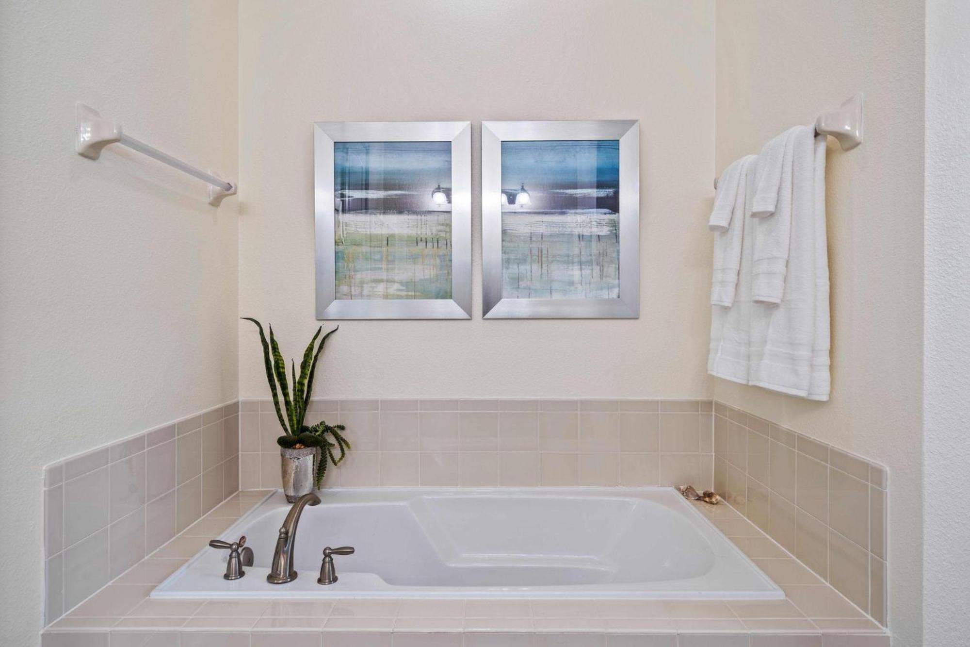 Ec192 - The Modern Magical - Wel Holiday home