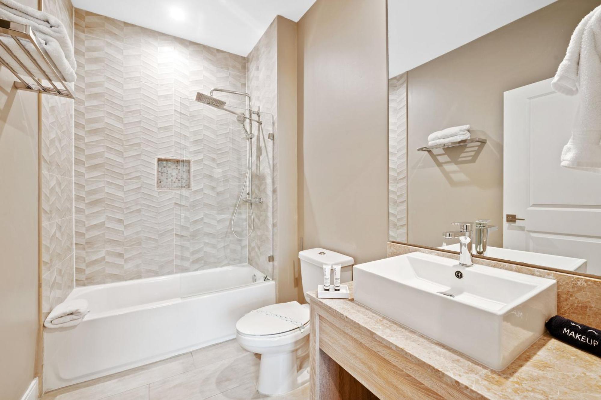 Magic Village - Near - 4bdr Villa *