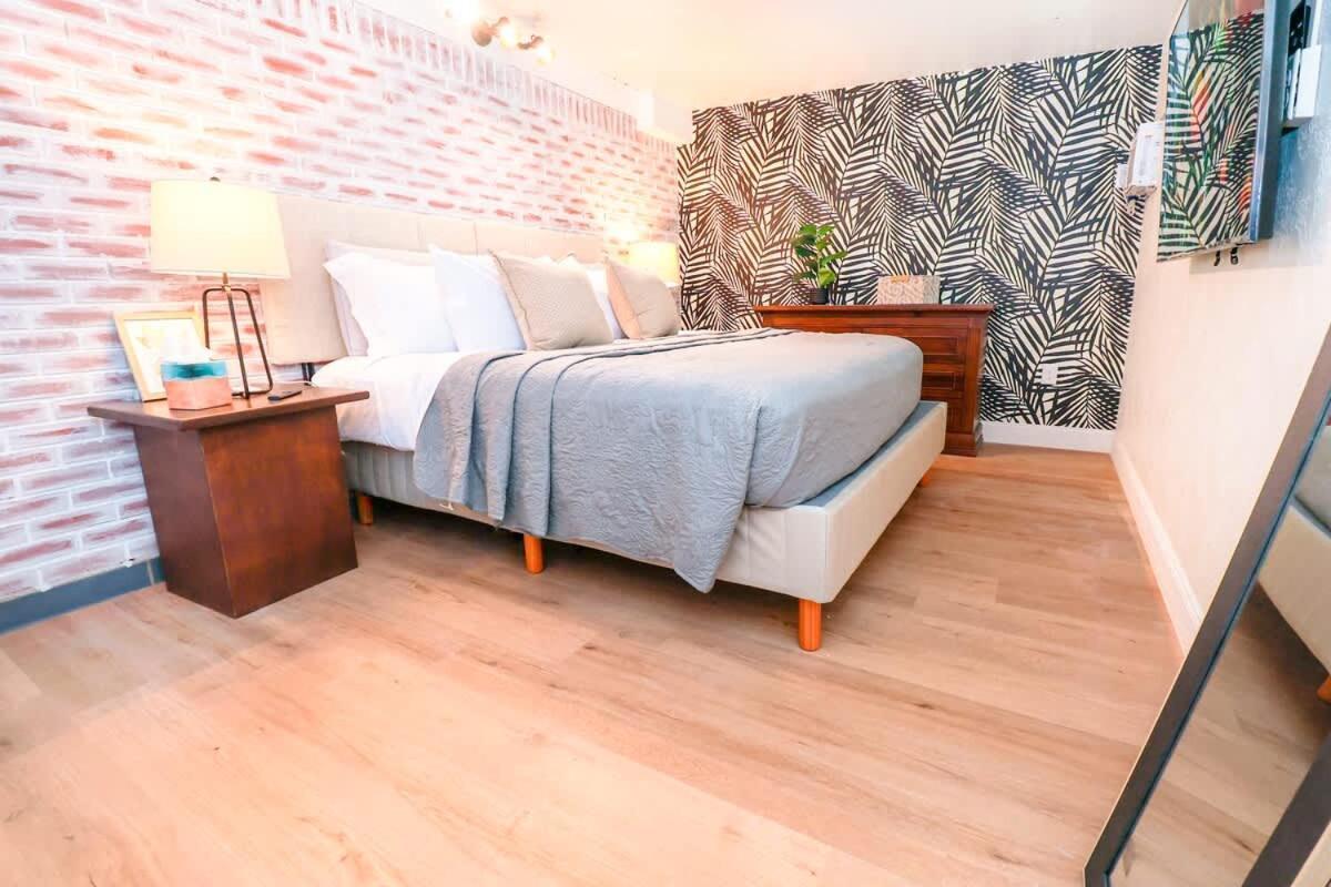 Stylishaptwtrgrdnopplake&prk&yrd Apartment Orlando