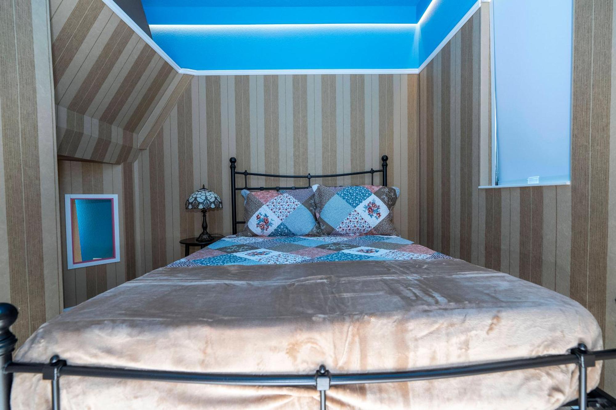Brand New 12-bedroom Amazing House 5869 Holiday home *