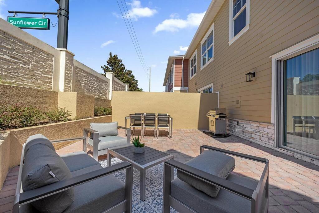 Dluxx Vacay 4 Miles From 5 7599 Holiday home