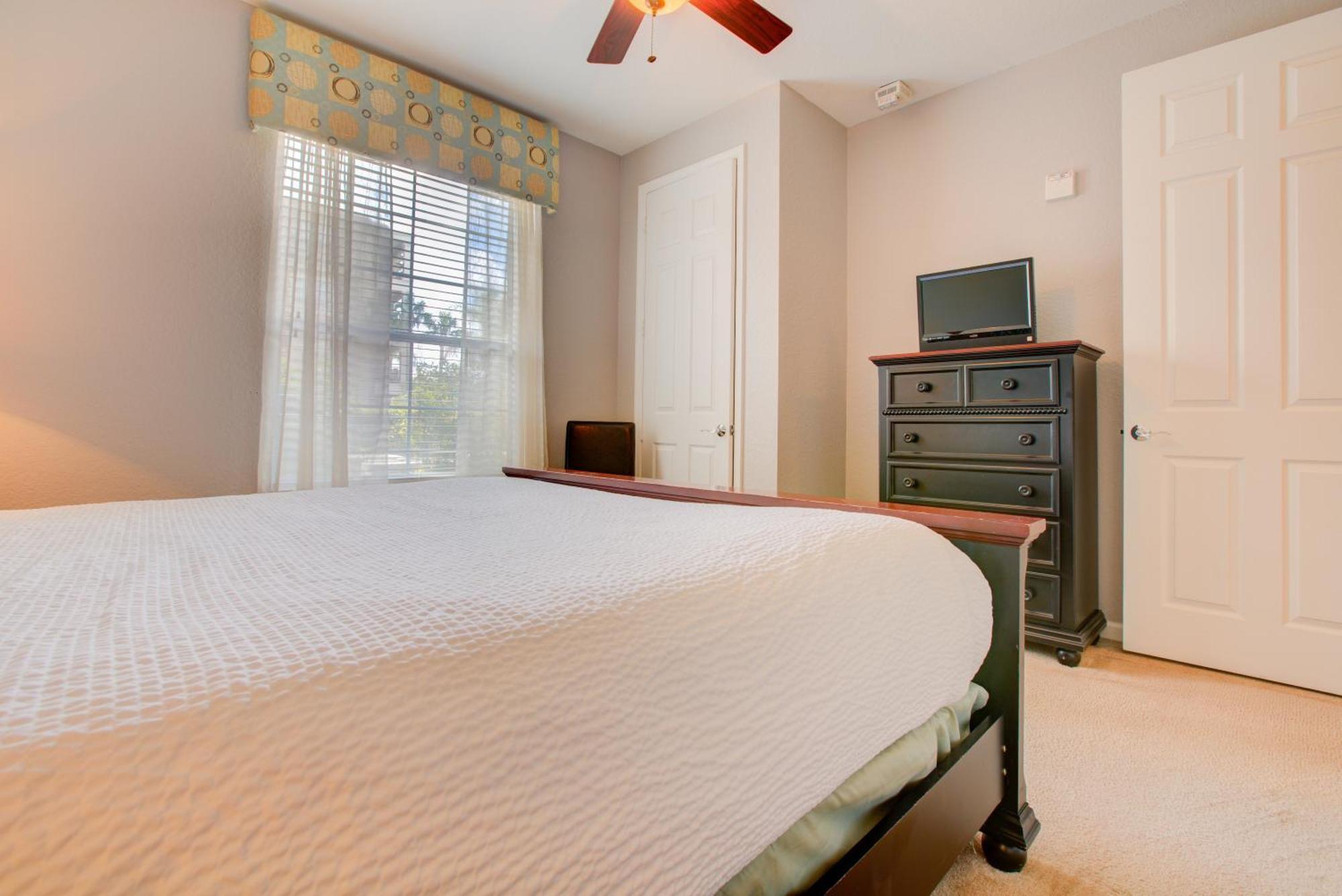Vista Cay 72 By