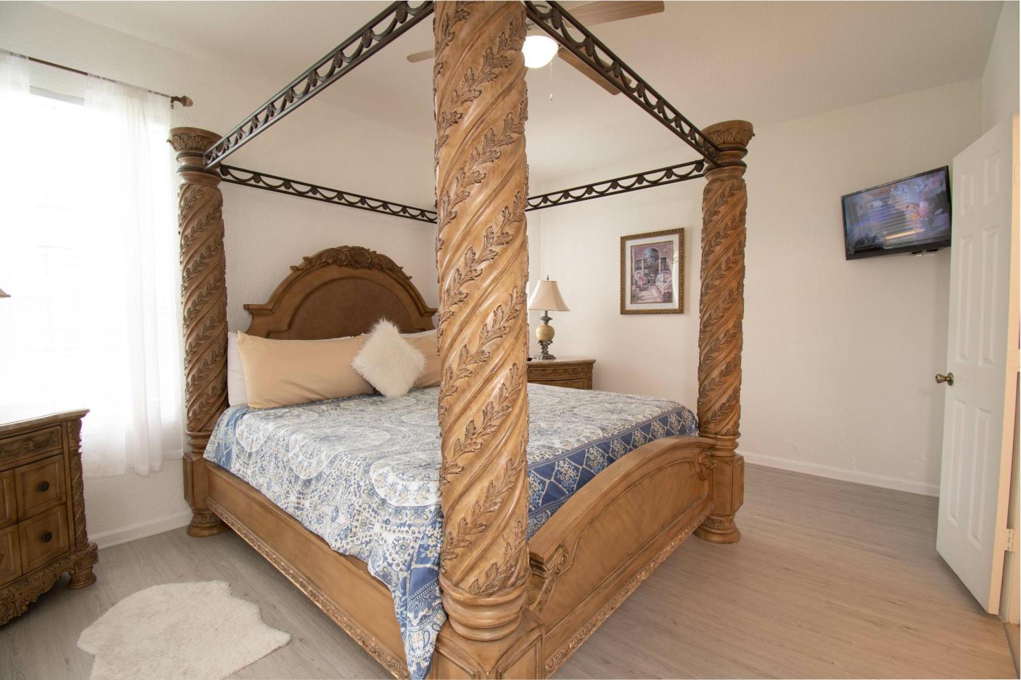 Stunning 6 Bedroom Vacation *