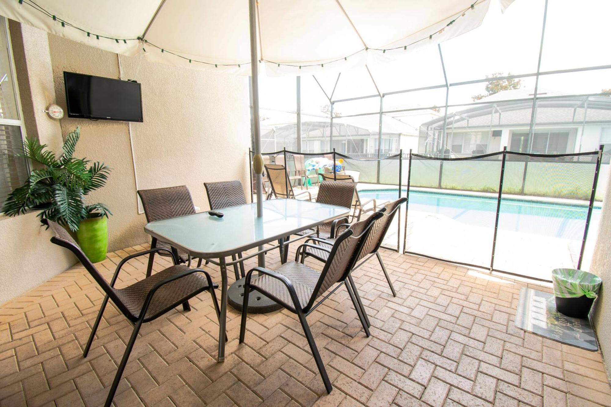 Stunning 6 Bedroom Vacation Holiday home Orlando