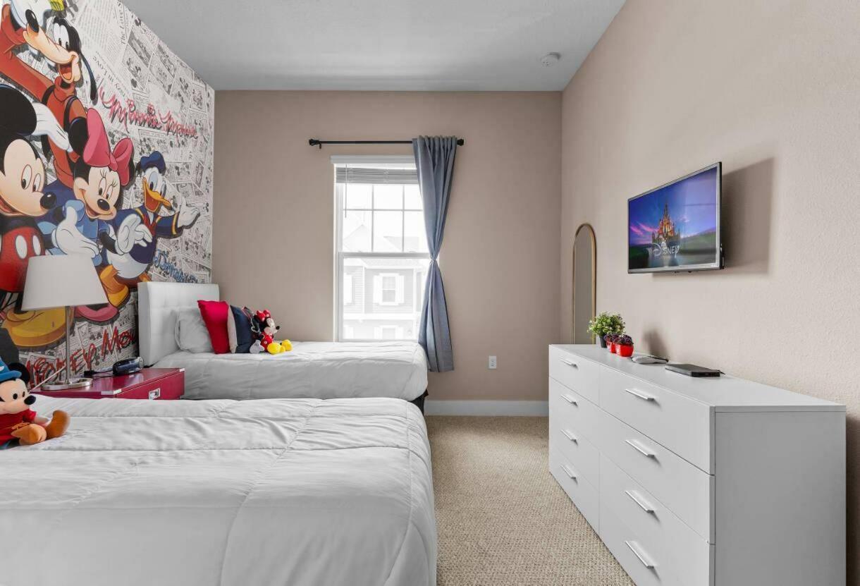 Holiday home 5-suite Escape: Minutes From The Magic *