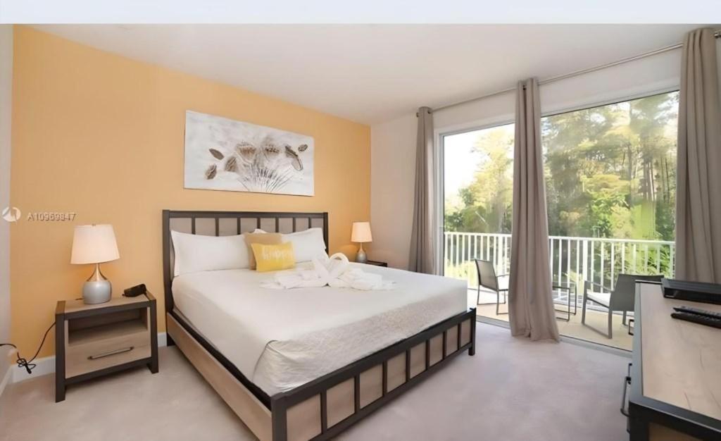 3 Bedrooms Pool Retreat Close To * Orlando
