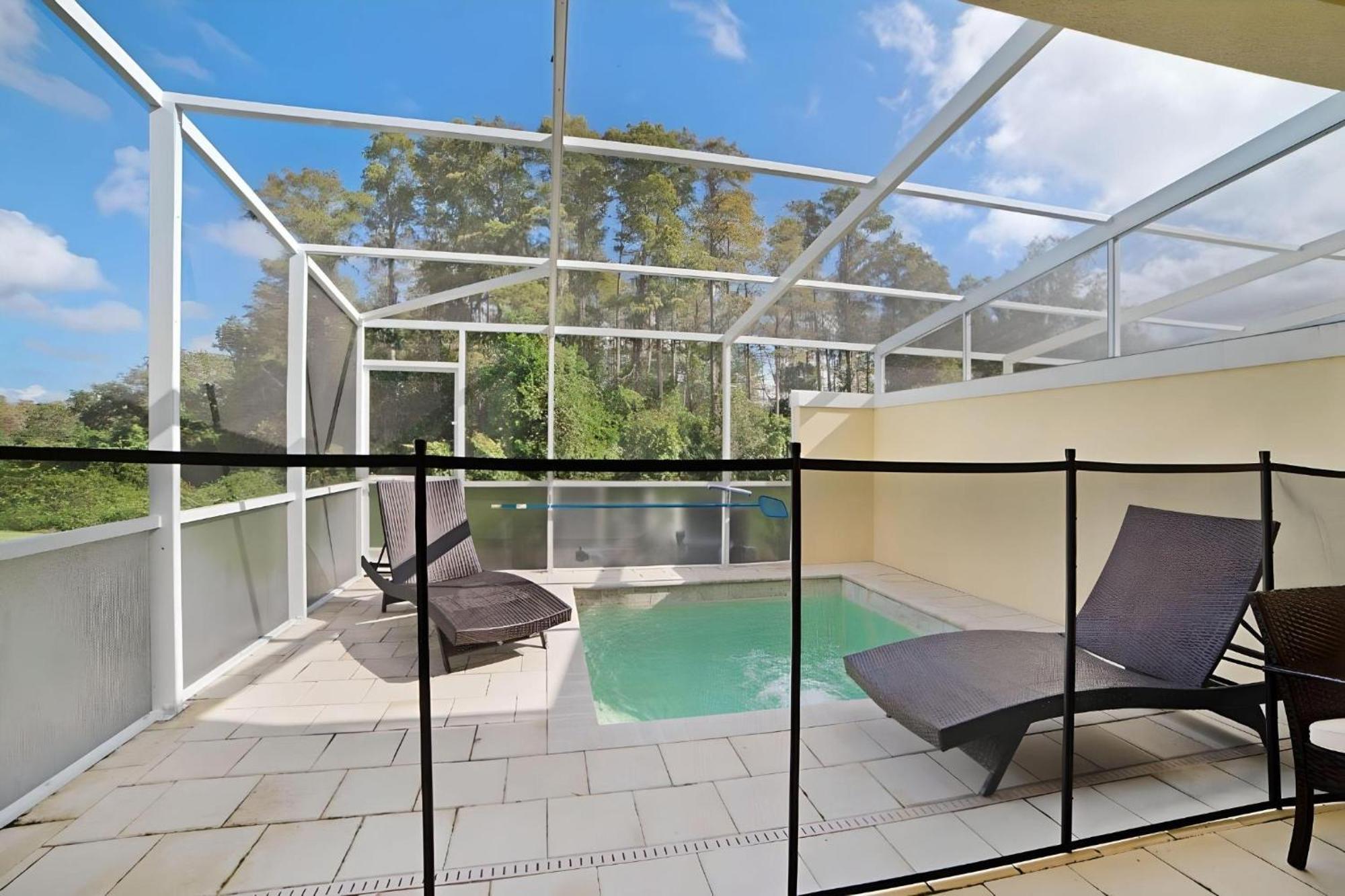 3 Bedrooms Pool Retreat Close To