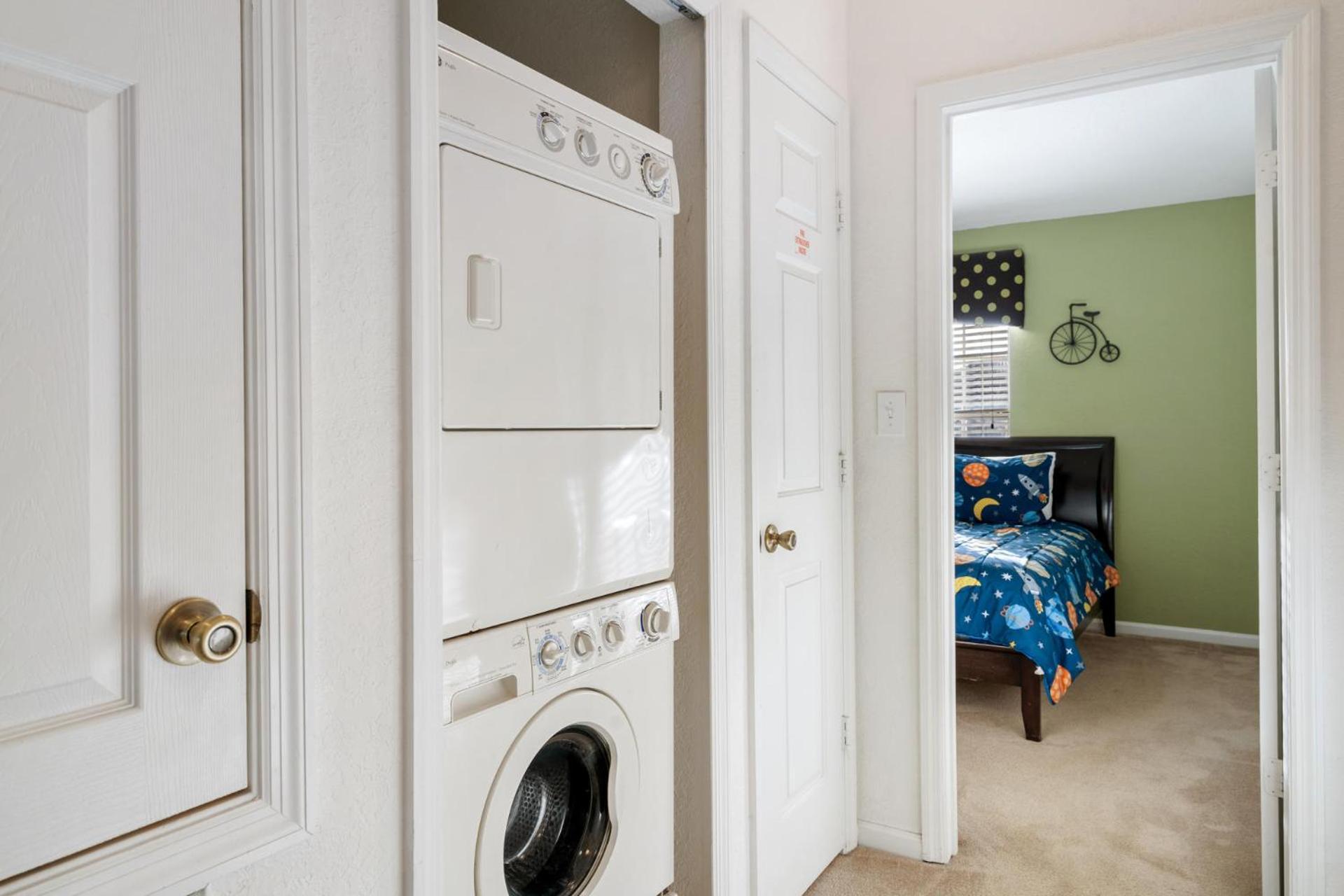 2563 Maneshaw Holiday home