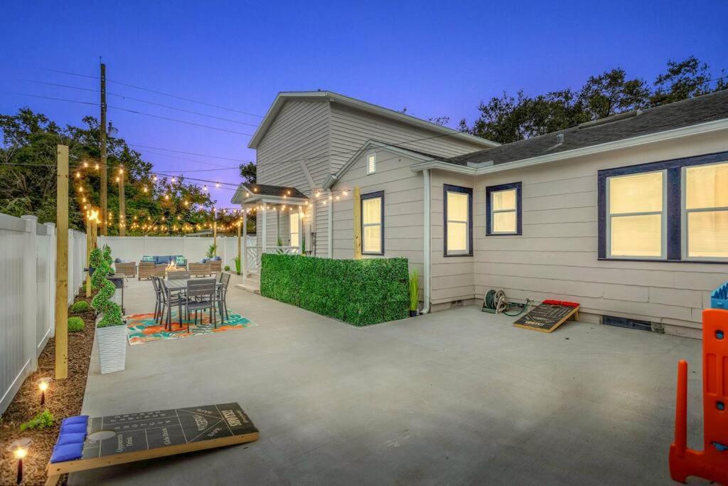 Holiday home King Bd Charming 2-storey W Privateyard