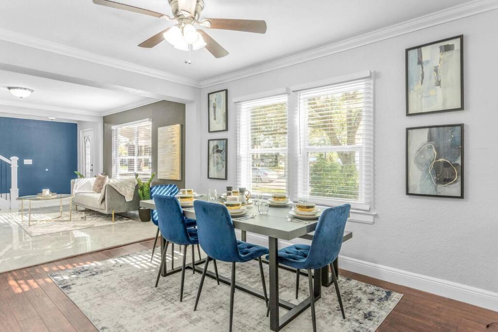 King Bd Charming 2-storey W Privateyard Holiday home Orlando