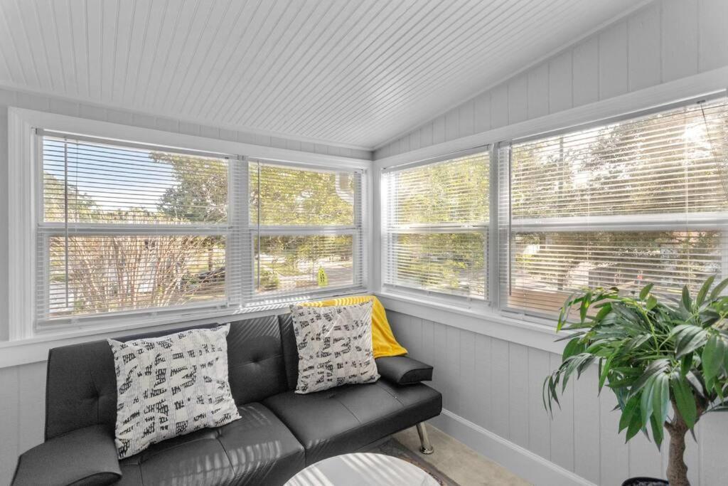King Bd Charming 2-storey W Privateyard * Orlando