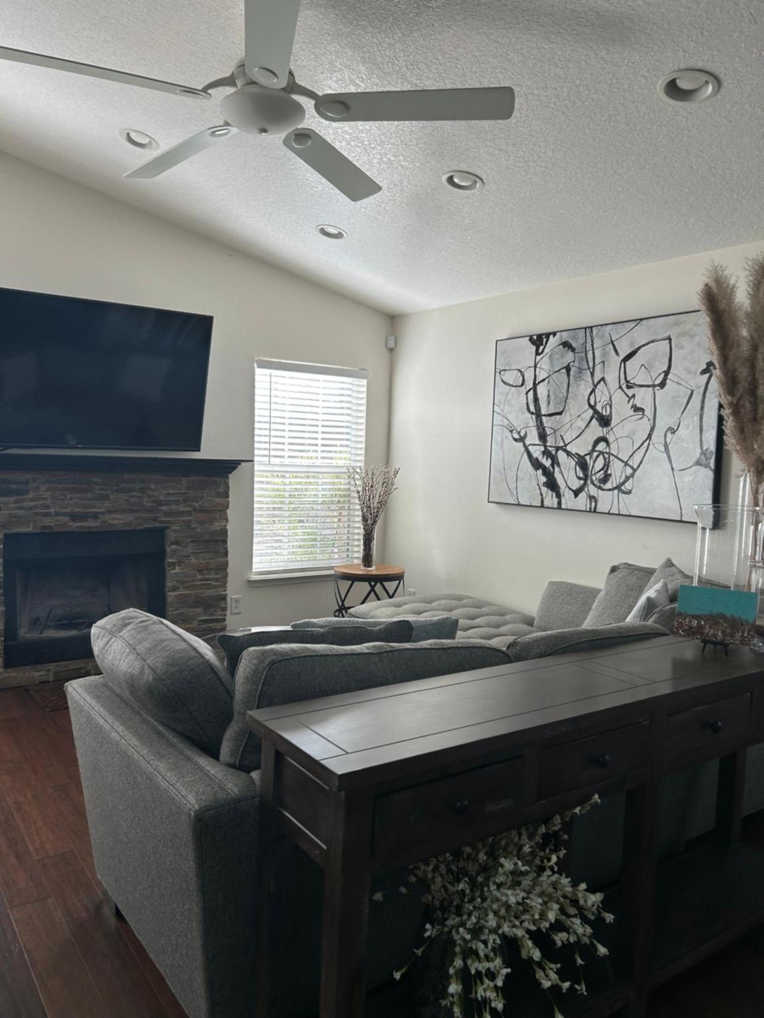 Spacious Craftsman House Sleeps 8