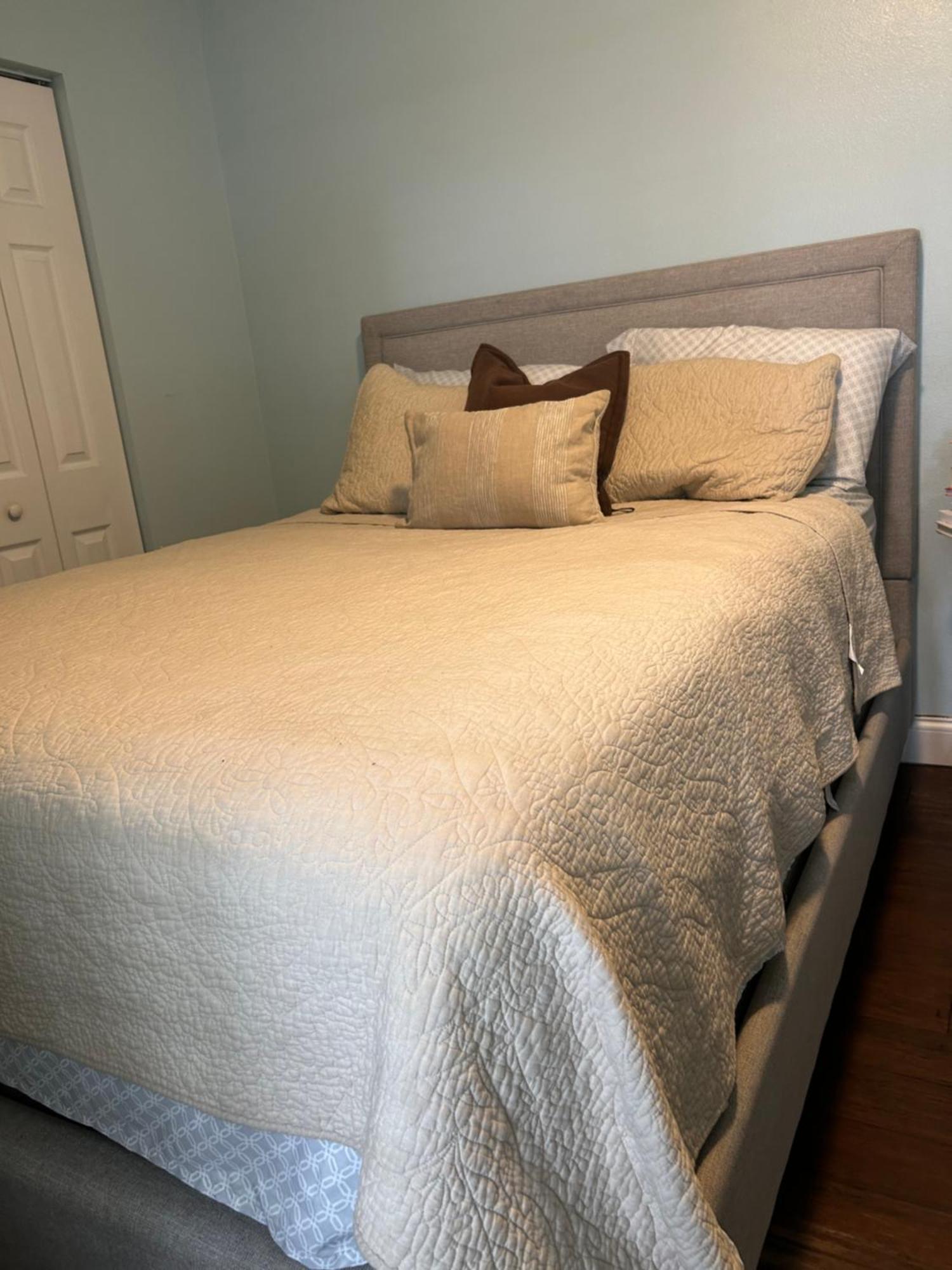 Holiday home Spacious Craftsman House Sleeps 8