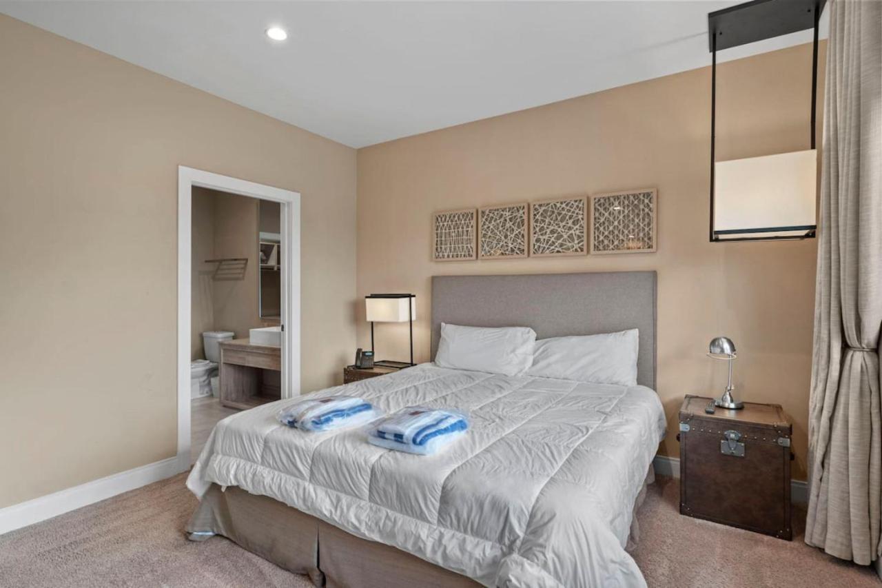 3 Bedroom 4 Bathroom Magic Village 3099