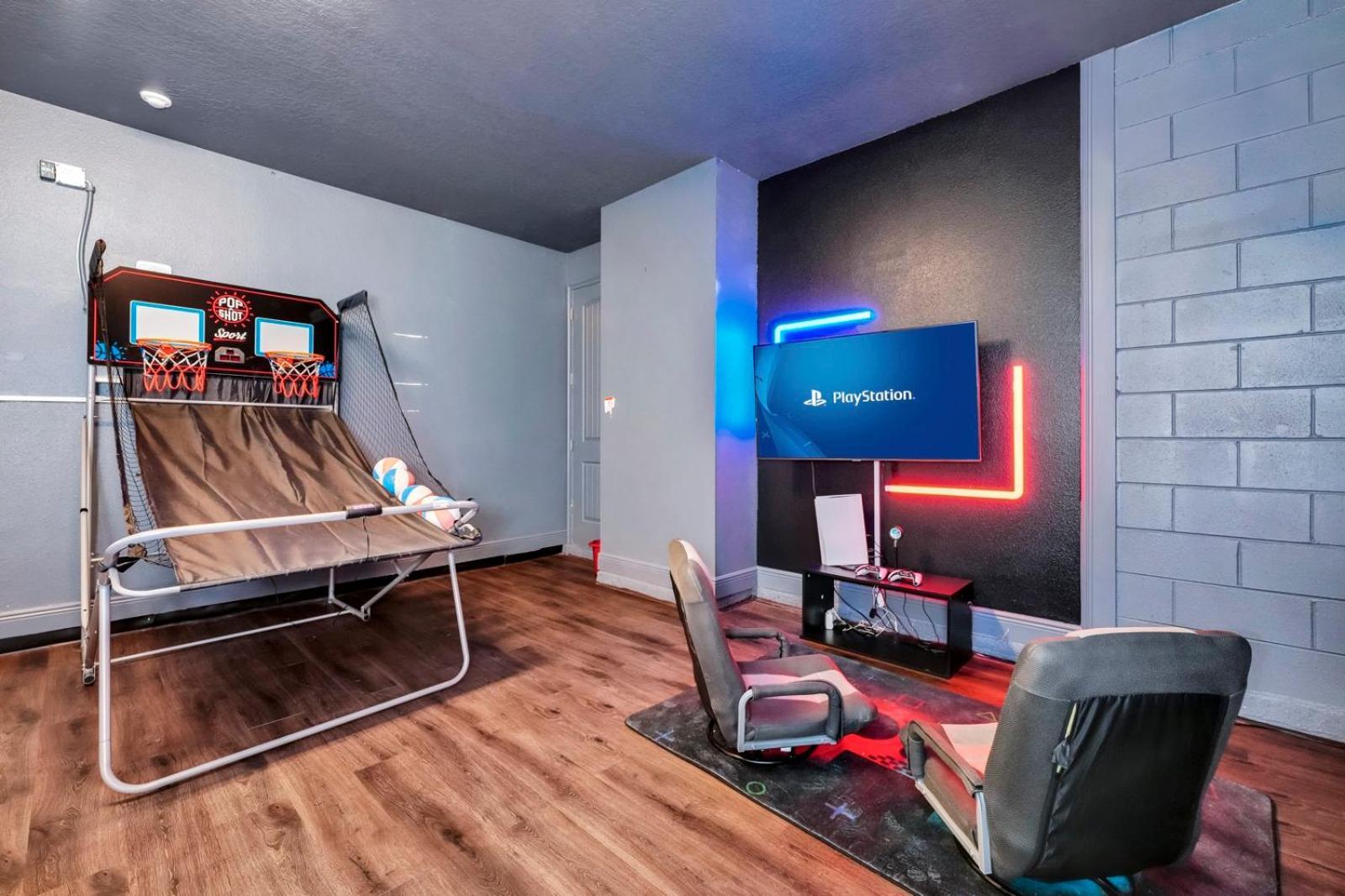 Holiday home Gleaming By Rentyl With Theater Near - 209s Orlando