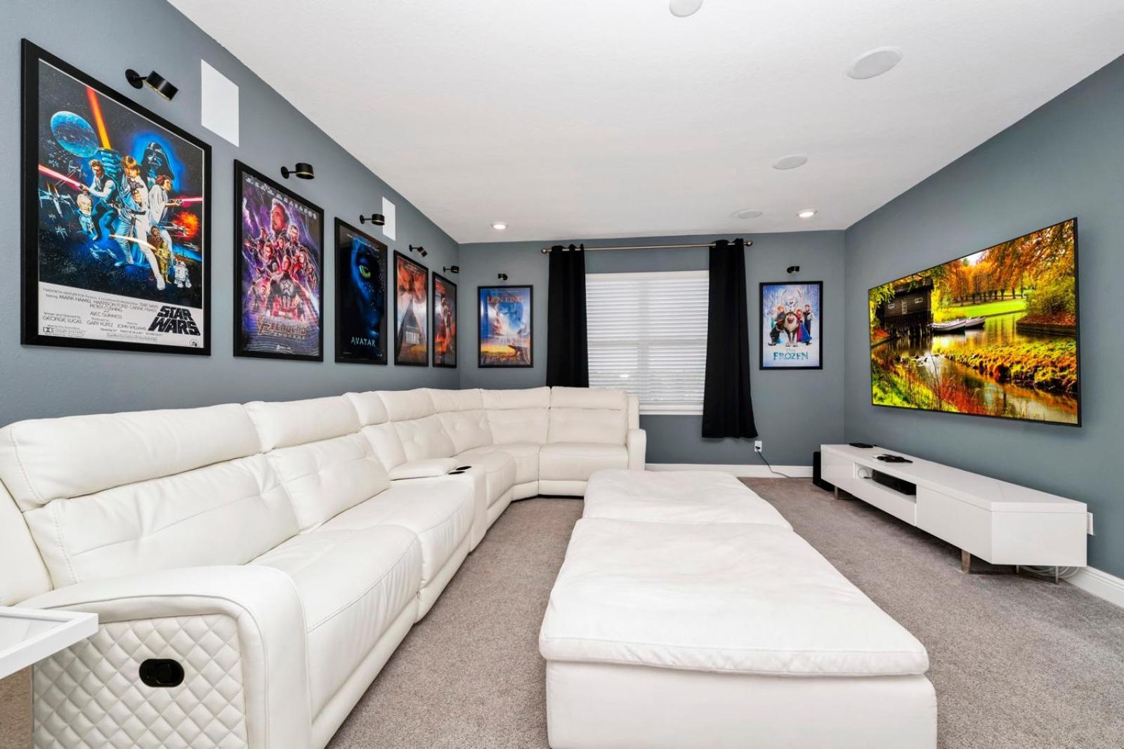 Gleaming By Rentyl With Theater Near - 209s Holiday home