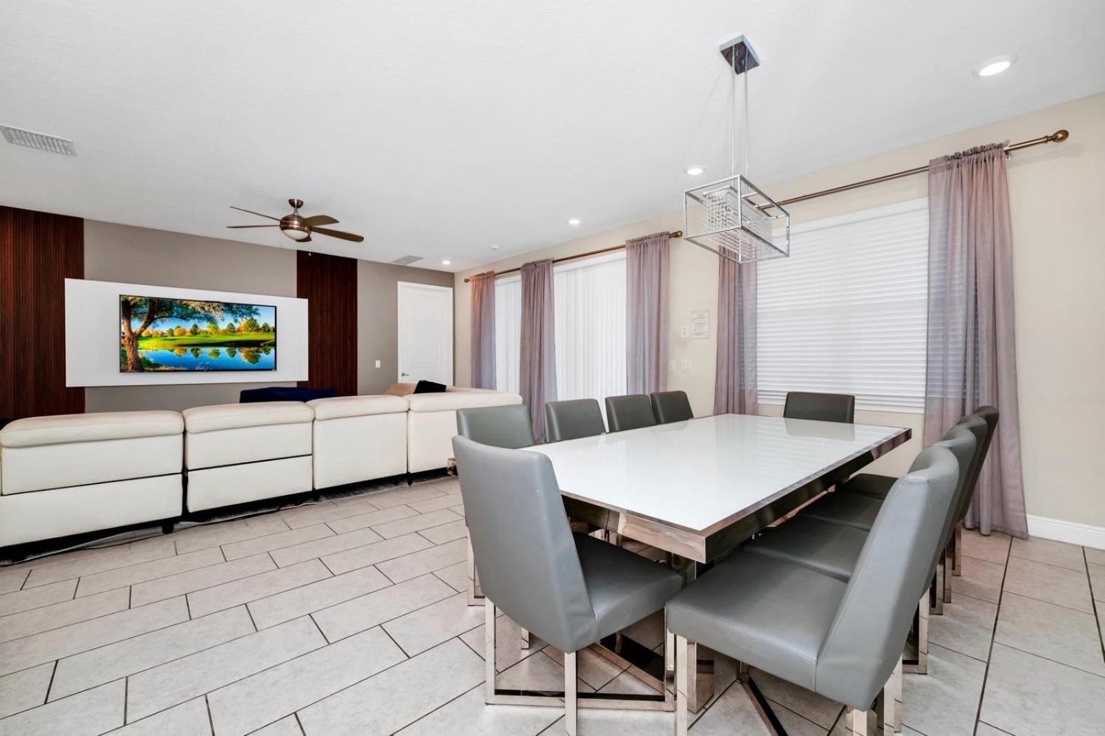 Holiday home Gleaming By Rentyl With Theater Near - 209s *