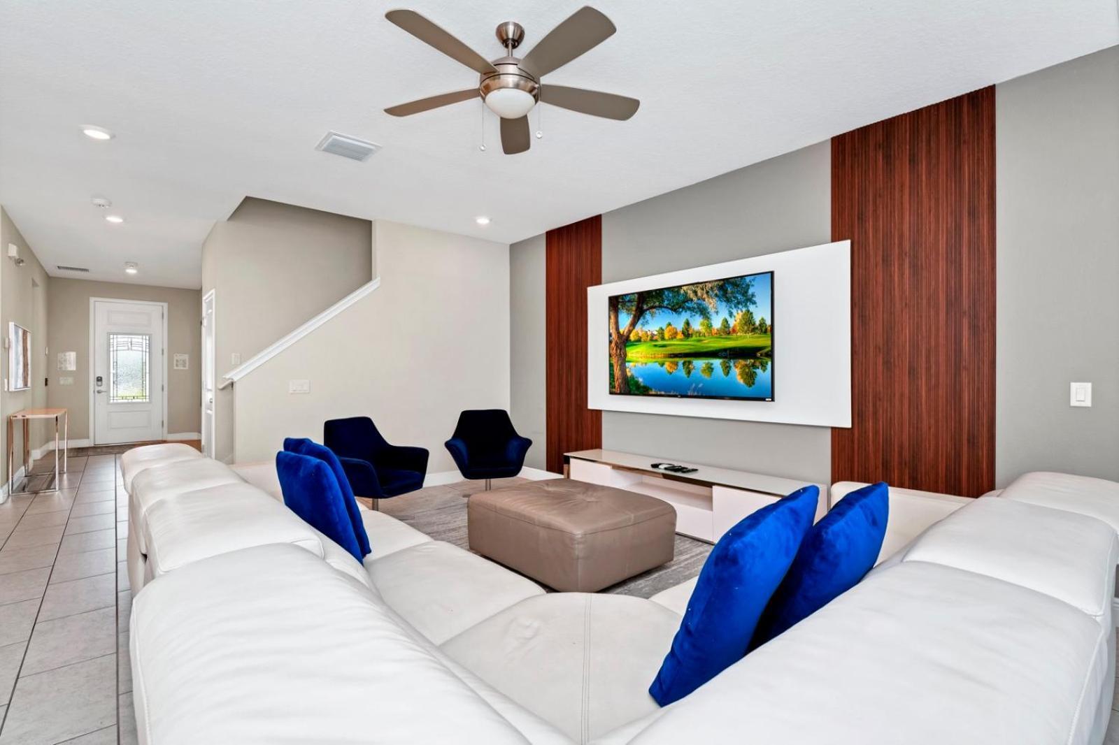 Gleaming By Rentyl With Theater Near - 209s Orlando