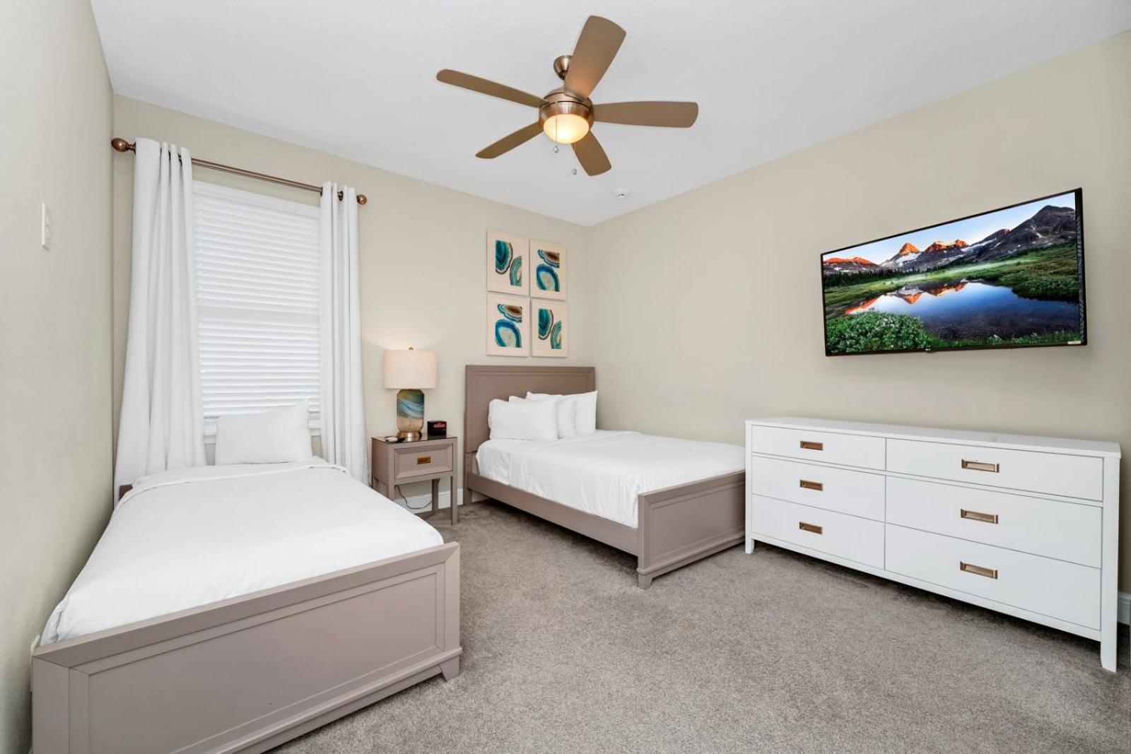 Gleaming By Rentyl With Theater Near - 209s Holiday home Orlando