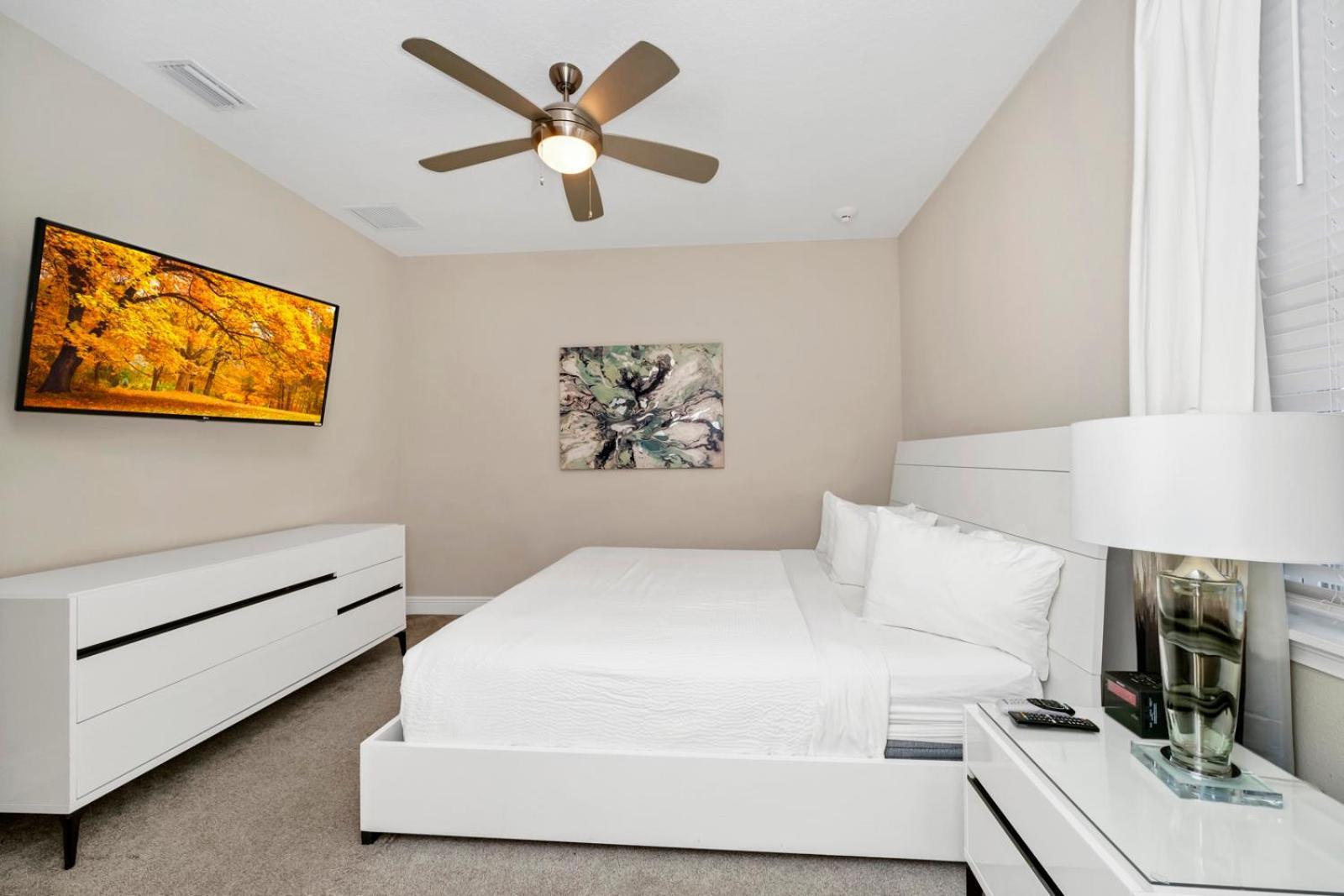 Gleaming By Rentyl With Theater Near - 209s Holiday home