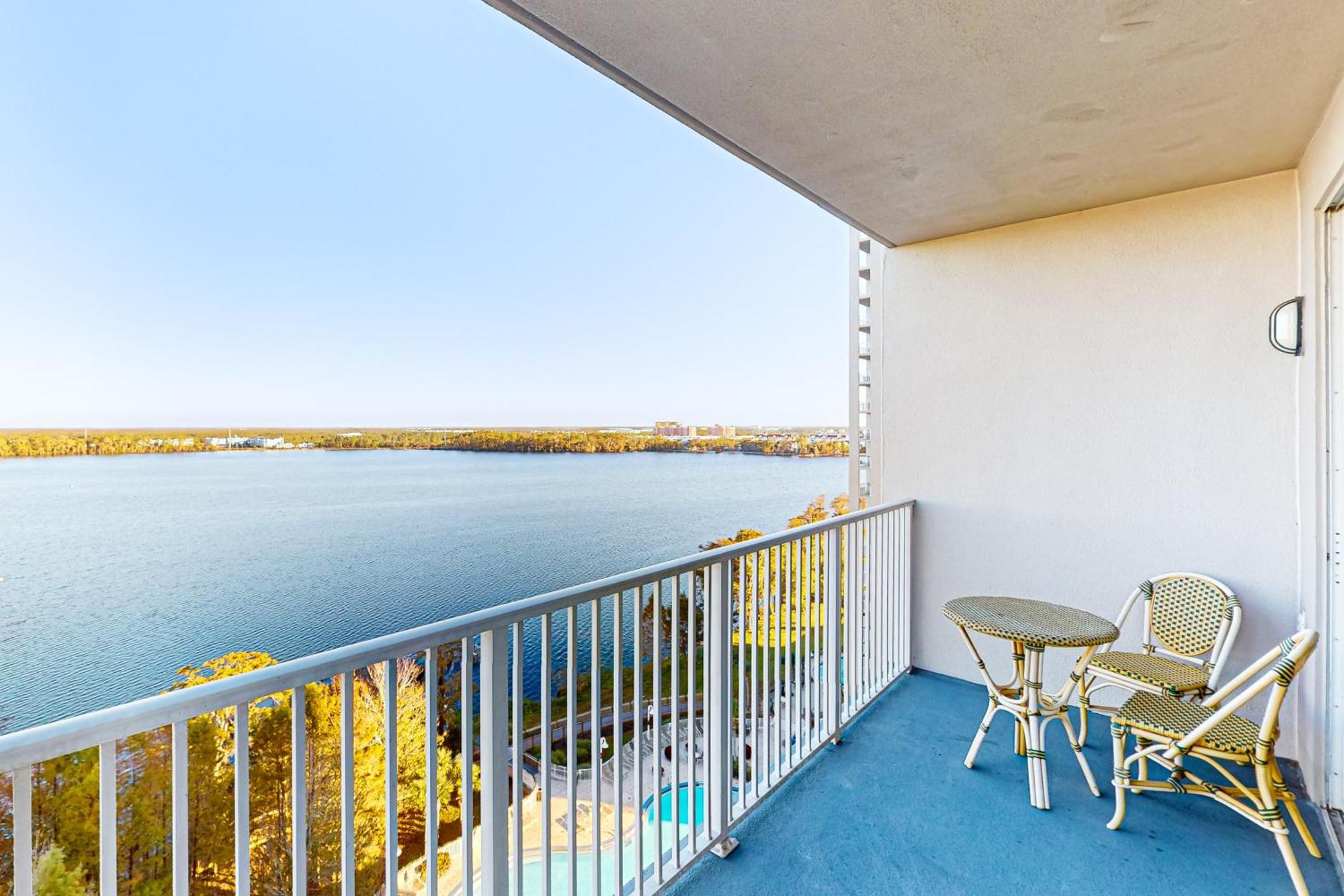 Apartment Fourth Level Views At Blue Heron