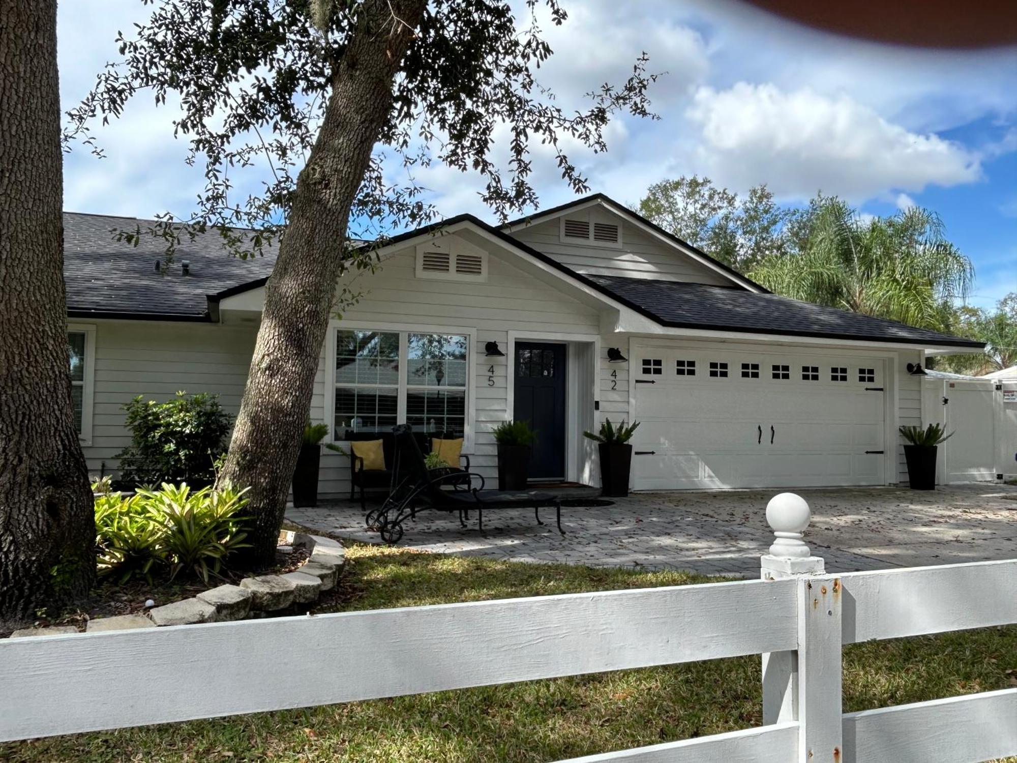 Spacious Craftsman House Sleeps 8 *