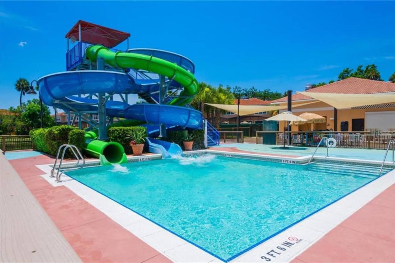 Holiday home By Themed Jacuzzi Pool 2666
