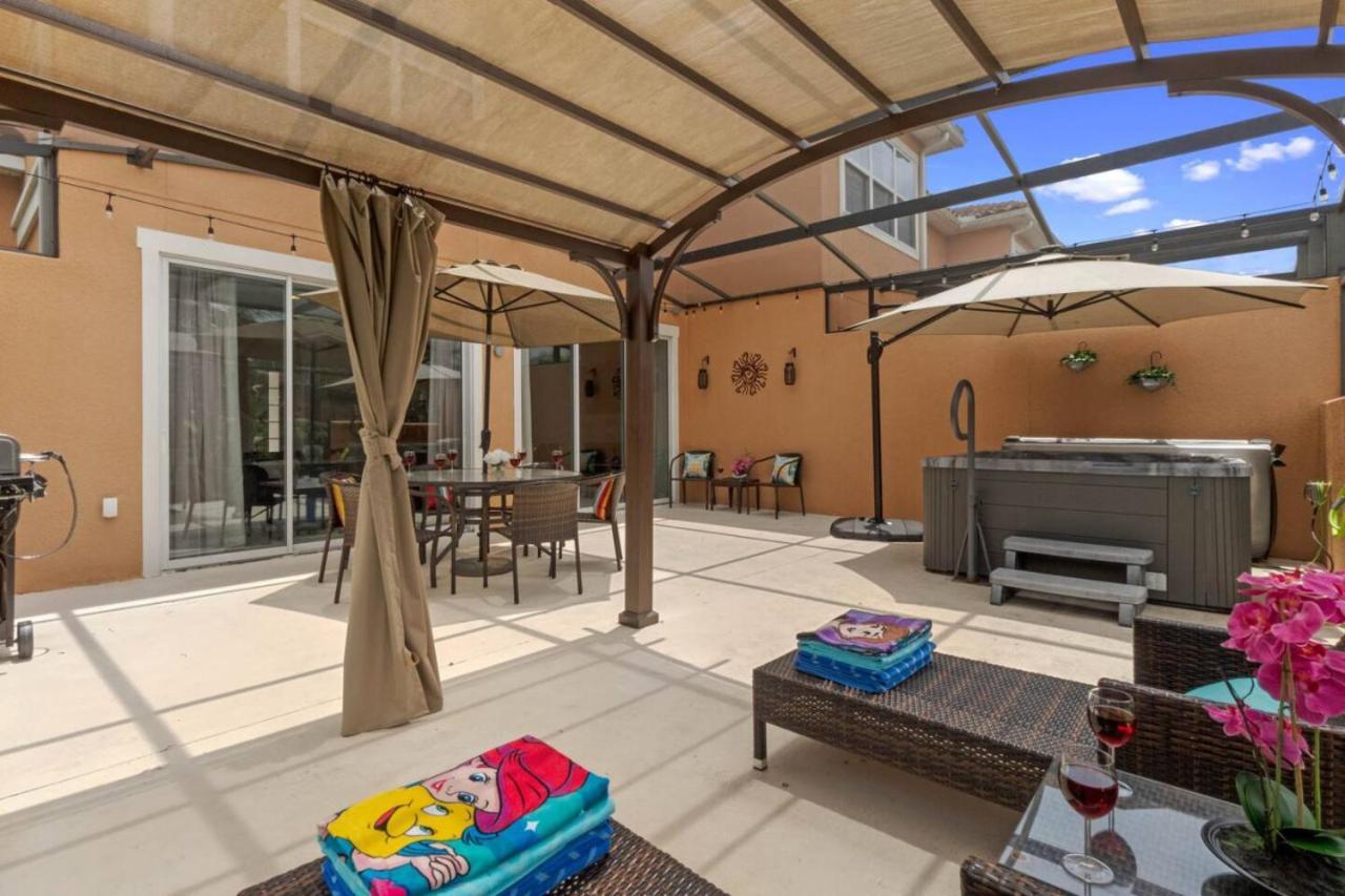 By Themed Jacuzzi Pool 2666 Holiday home *