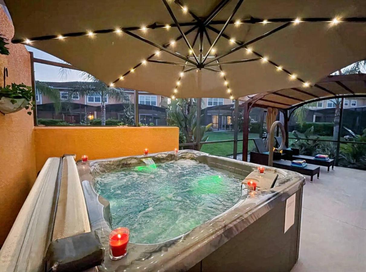 By Themed Jacuzzi Pool 2666 Holiday home