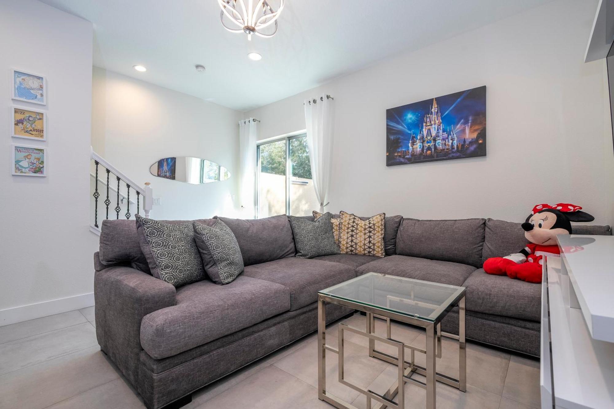 Themed House 5 Min To Parks, Heated Pool, Jacuzzi, Gym And Orlando