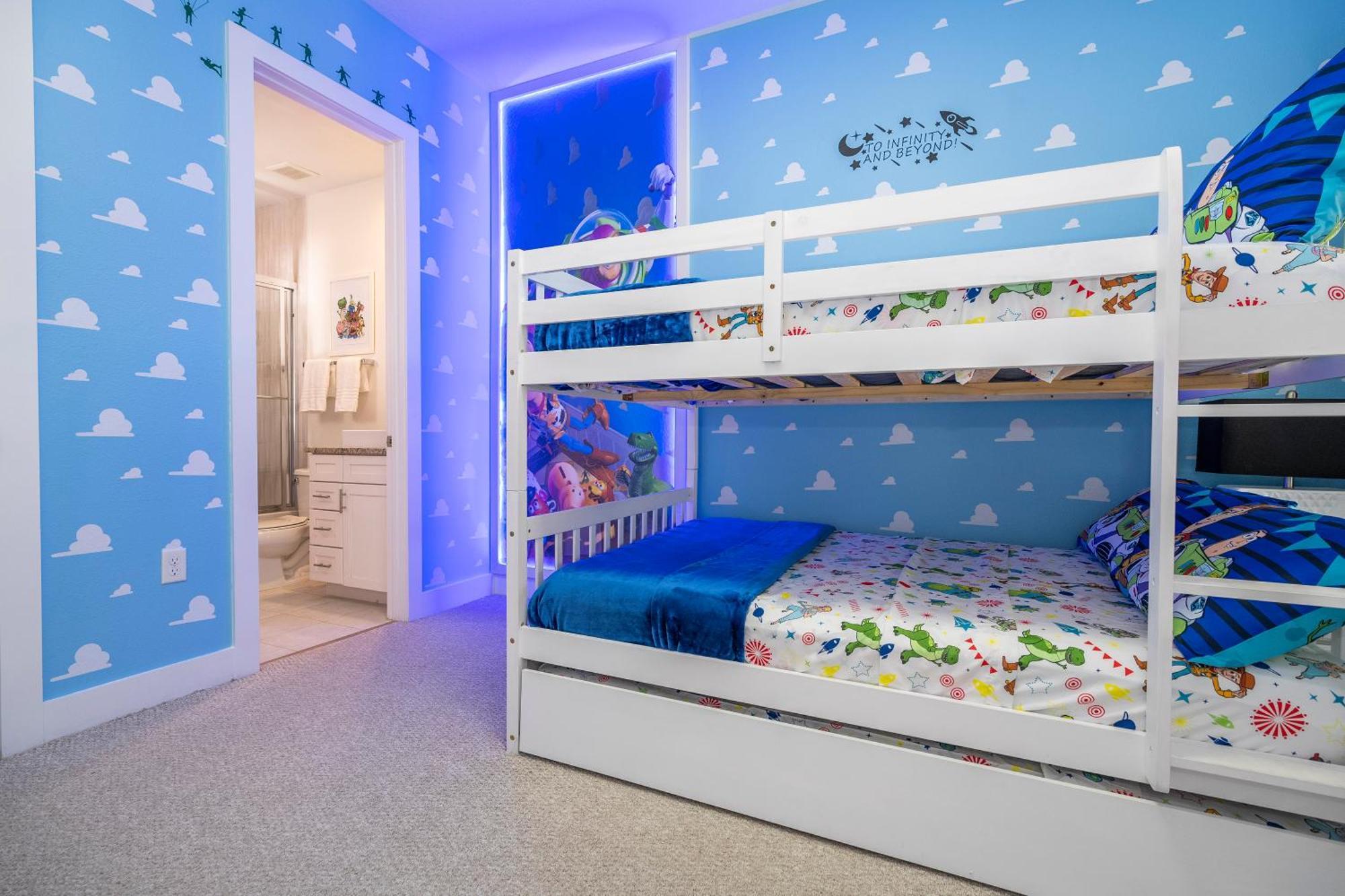Themed House 5 Min To Parks, Heated Pool, Jacuzzi, Gym And Holiday home *