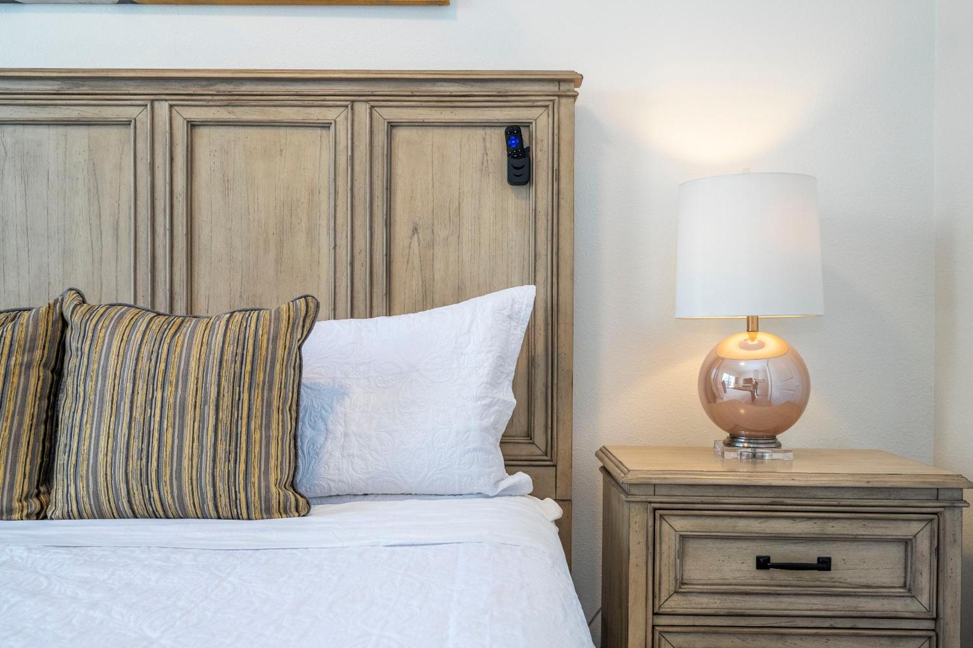 Themed House 5 Min To Parks, Heated Pool, Jacuzzi, Gym And * Orlando