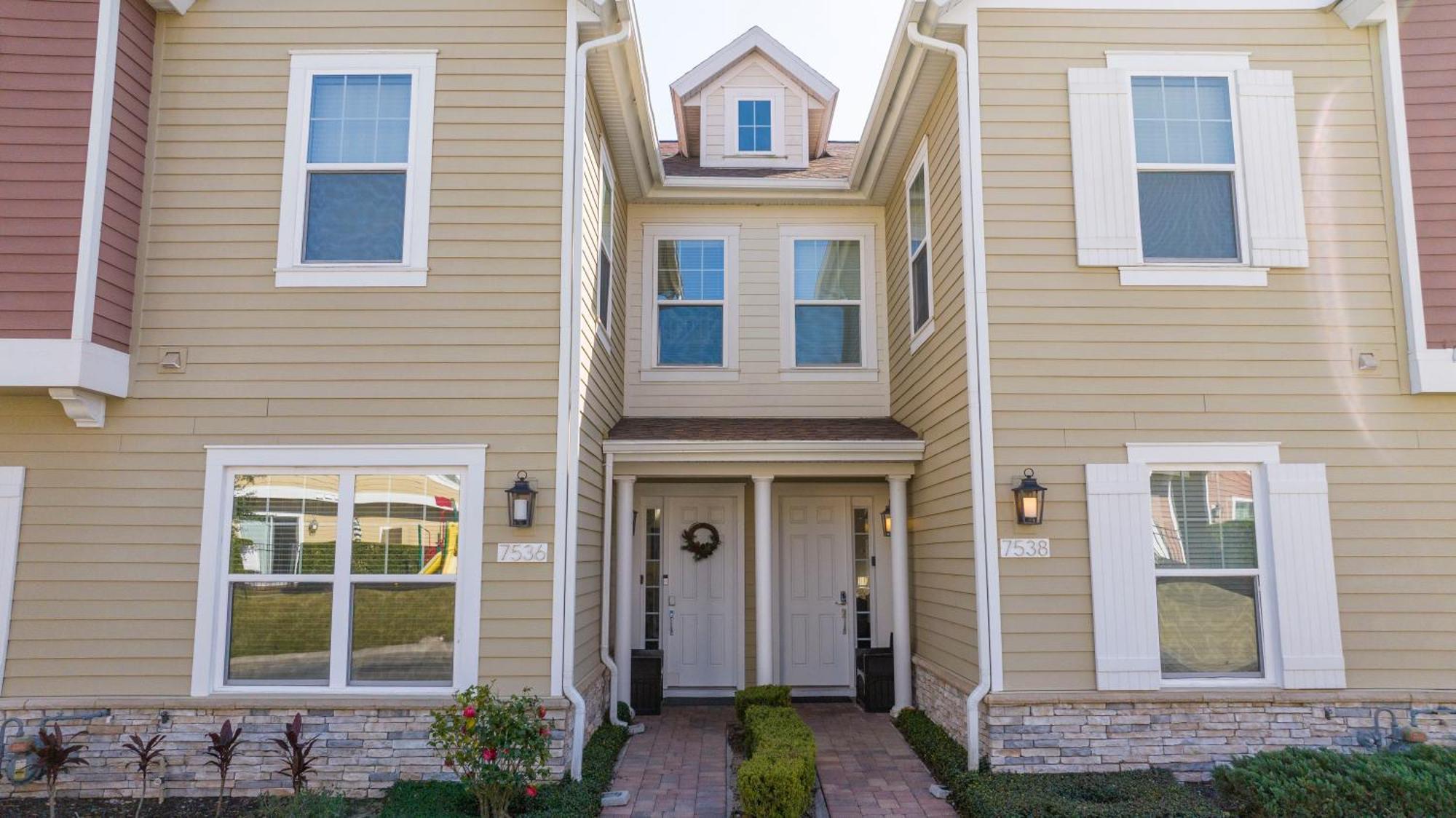 Themed House 5 Min To Parks, Heated Pool, Jacuzzi, Gym And *