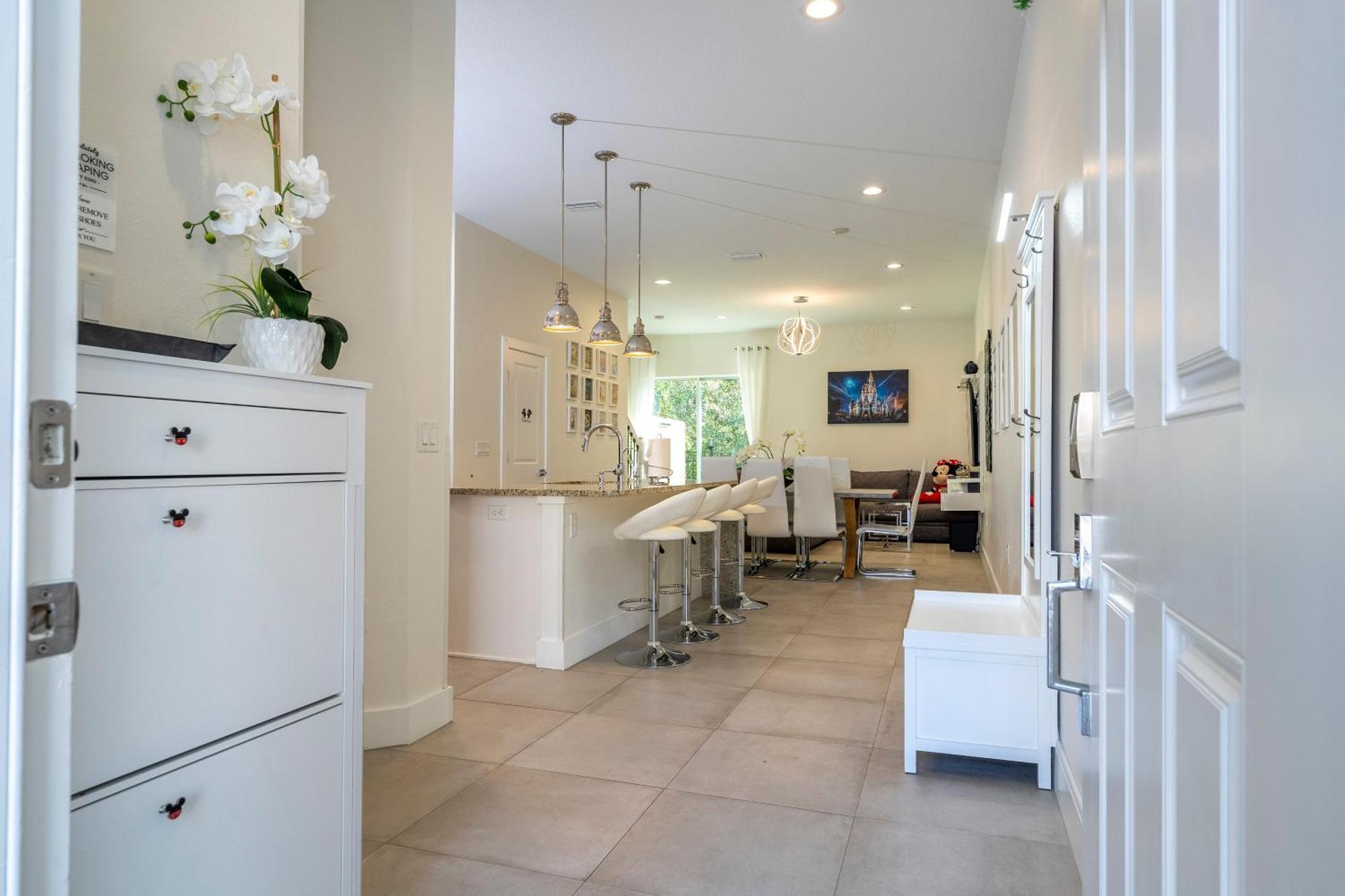Themed House 5 Min To Parks, Heated Pool, Jacuzzi, Gym And Orlando
