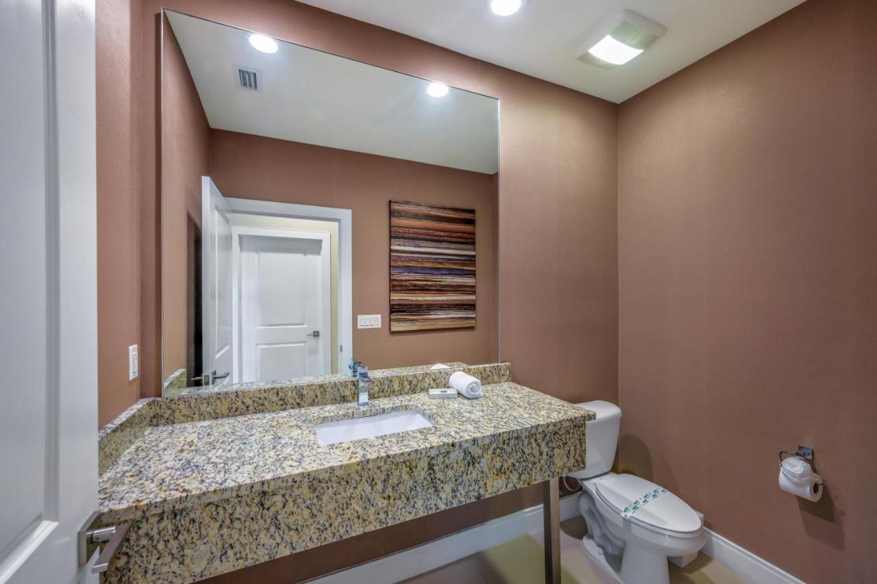 Holiday home 7664 - Beautiful 3 Bedroom Townhouse By *