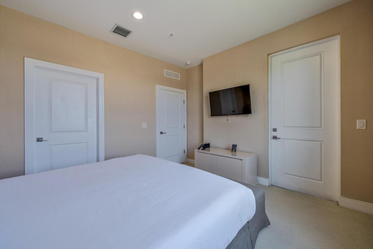 7664 - Beautiful 3 Bedroom Townhouse By Orlando