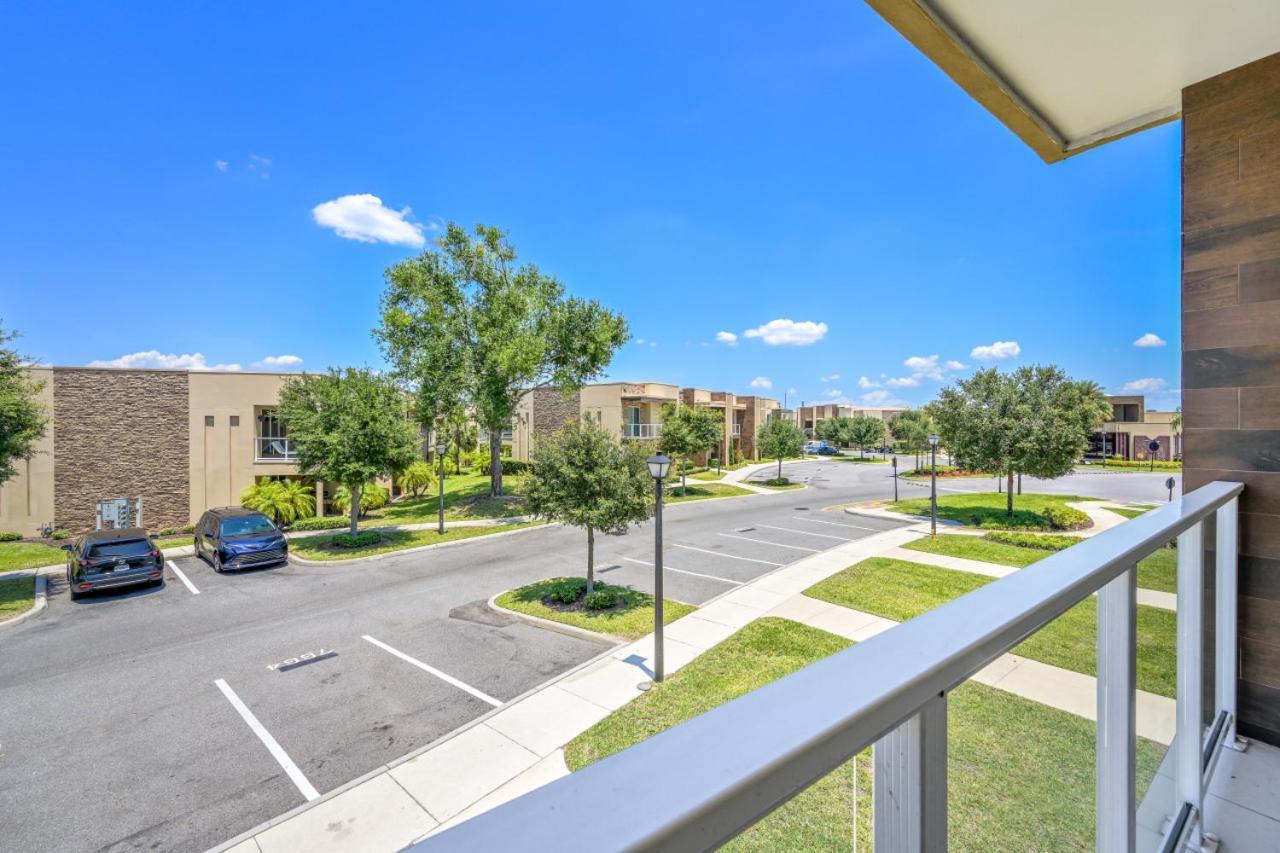7664 - Beautiful 3 Bedroom Townhouse By Orlando