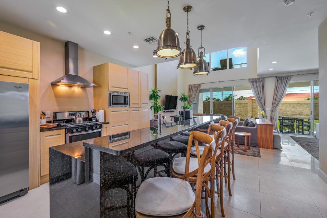 7664 - Beautiful 3 Bedroom Townhouse By * Orlando