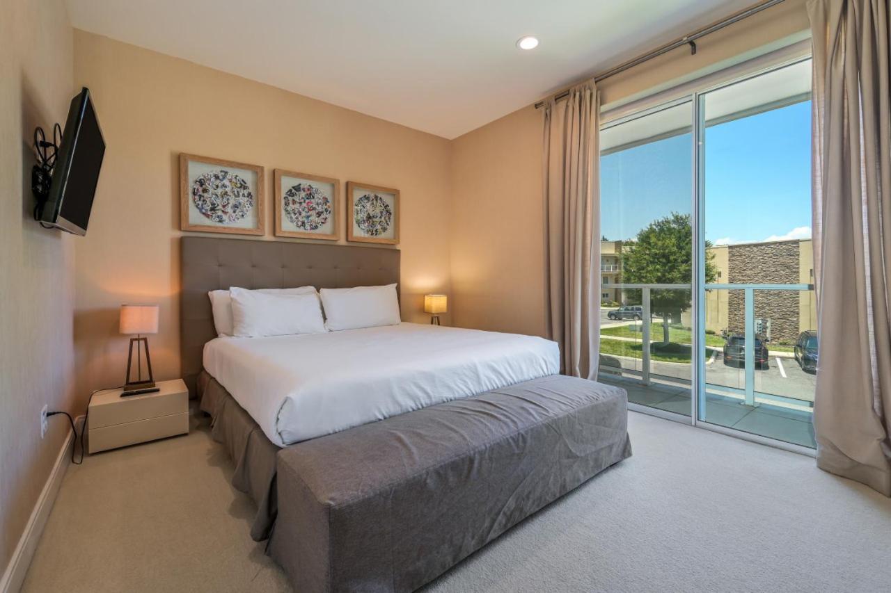 7664 - Beautiful 3 Bedroom Townhouse By