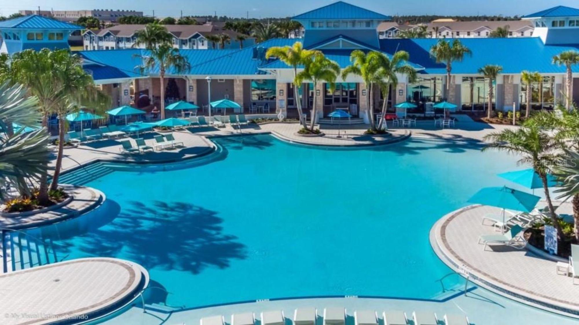Ultimate Family Fun Retreat 10-bedroom Luxury Holiday home Orlando