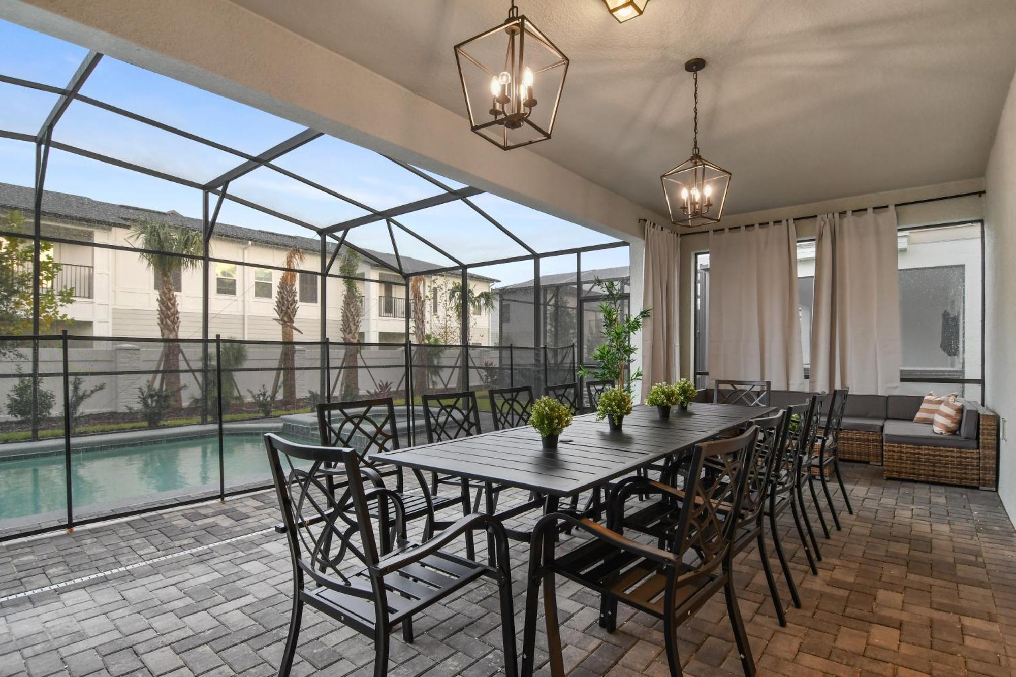 Ultimate Family Fun Retreat 10-bedroom Luxury Holiday home Orlando