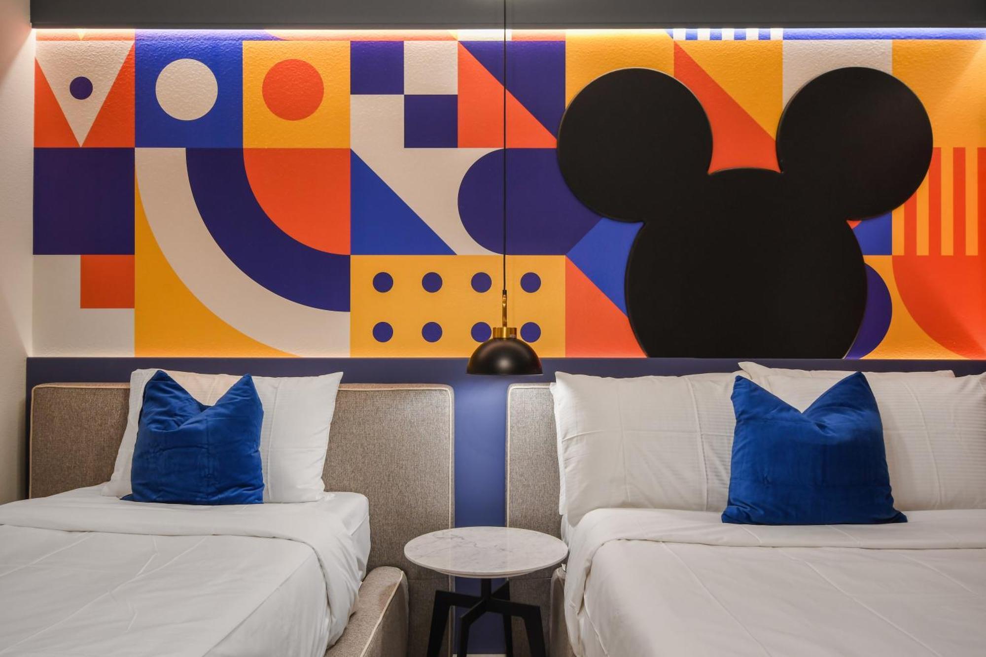 Ultimate Family Fun Retreat 10-bedroom Luxury Orlando