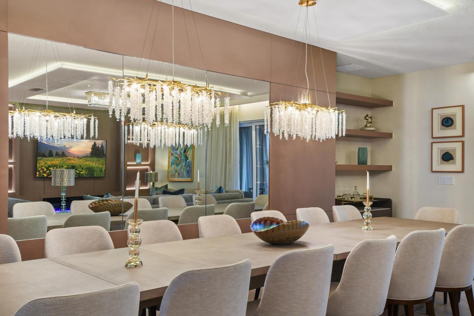Ultimate Family Fun Retreat 10-bedroom Luxury Holiday home Orlando