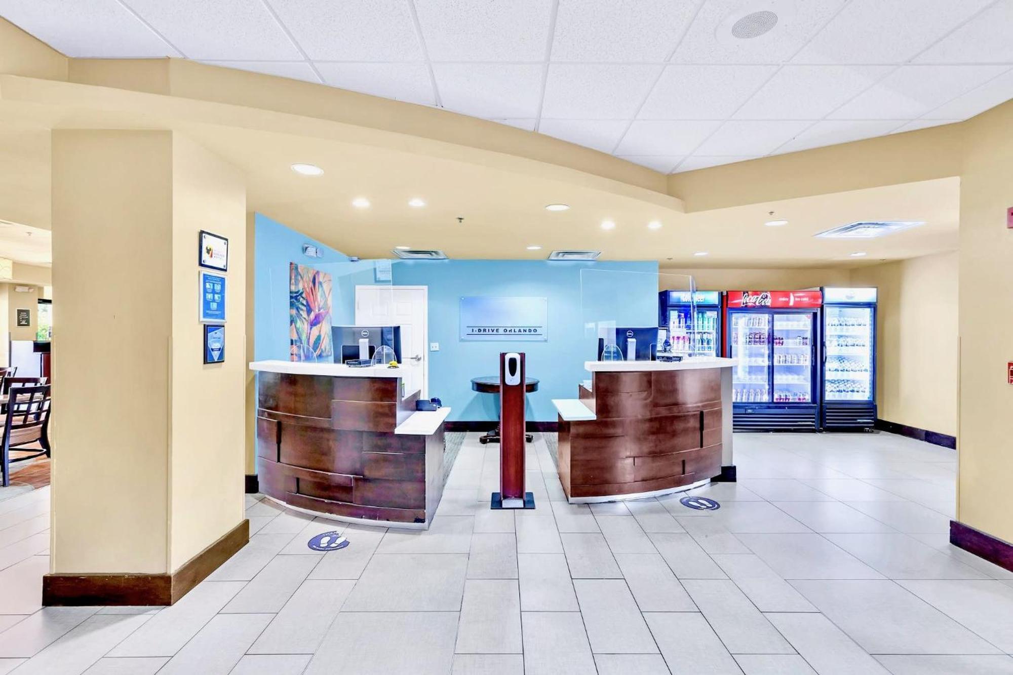 Near Universal - W Pool Hot Tub Apartment *