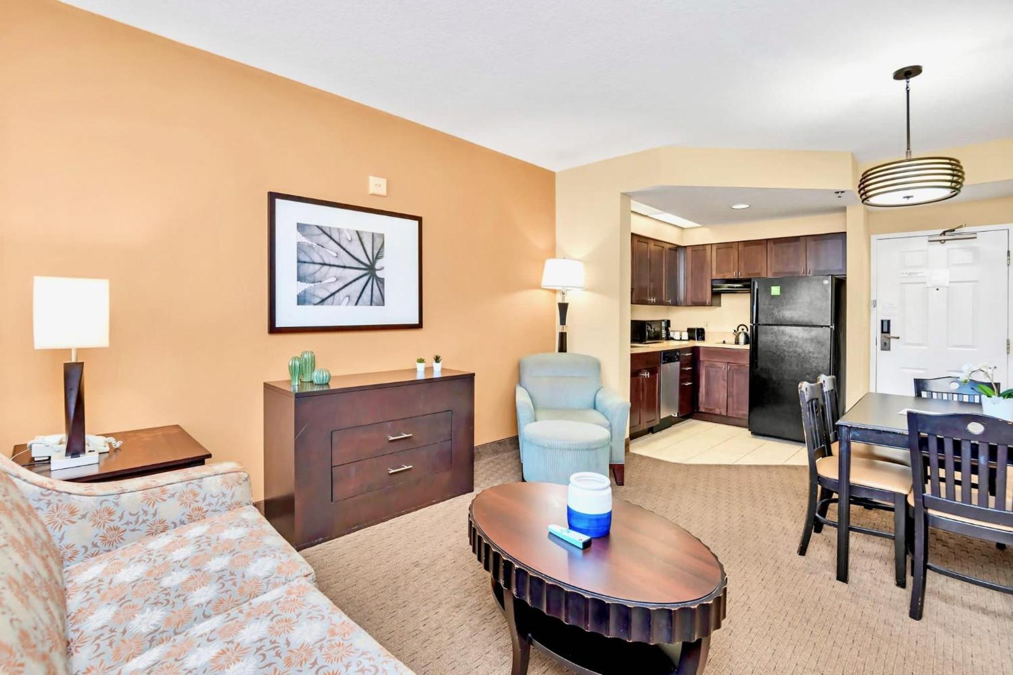 Apartment Near Universal With Pool *