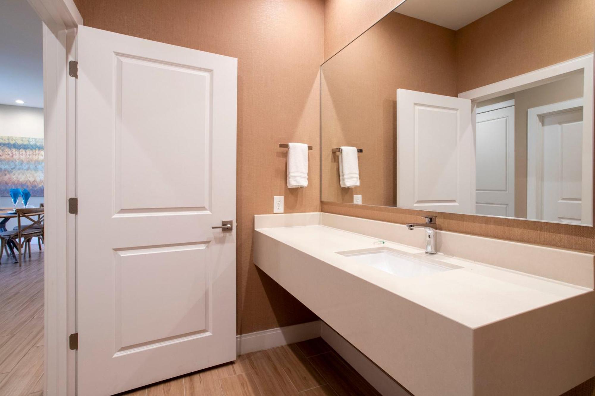 Holiday home Luxury 4 Bedroom Close To Disney 7487 Orlando