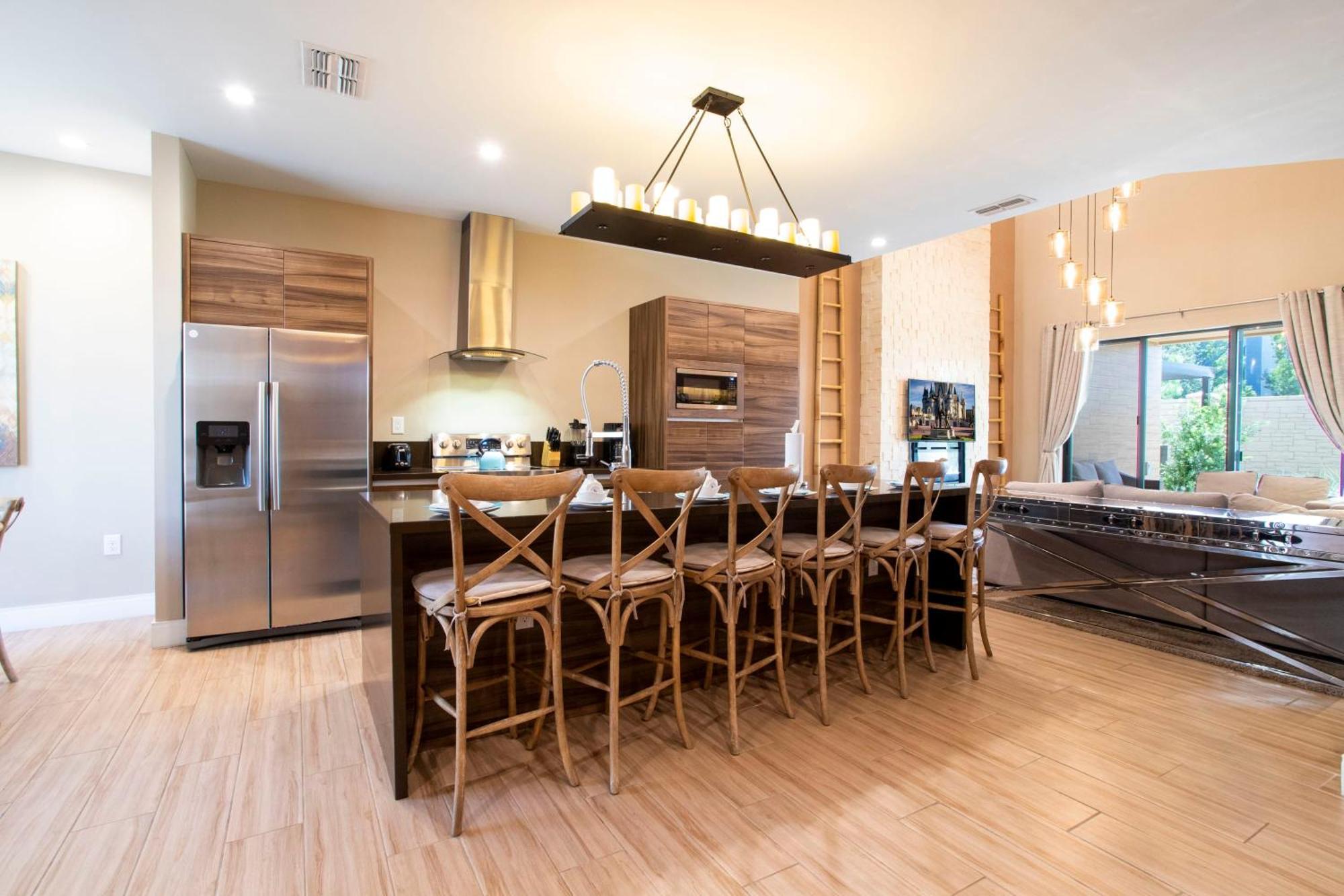 Luxury 4 Bedroom Close To Disney 7487 Holiday home *